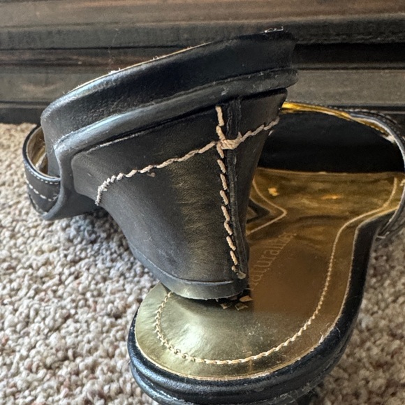 Naturalizer Black and Tan Mules - Picture 6 of 10